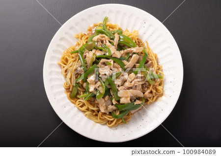 Chinjaolose fried noodles 100984089