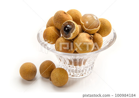 Southeast Asian tropical fruit, longan 100984184