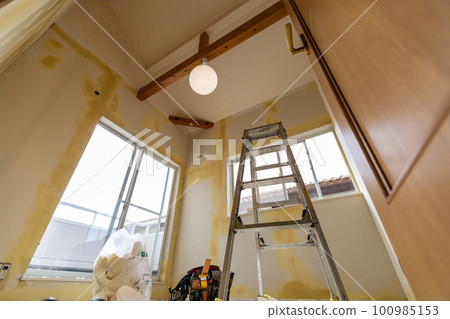 Renovation of the children's room Paste the wallpaper Renovation of the children's room Paste the wallpaper 100985153