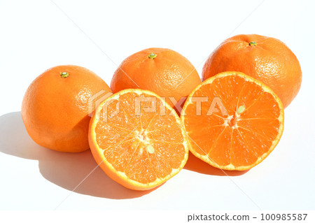 Asumi, a fresh and delicious citrus fruit 100985587