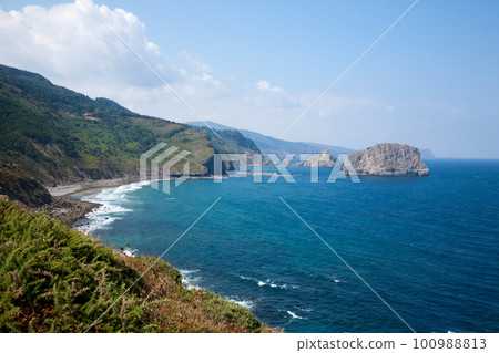 Gulf of Biscay cliffs landscape, Spain 100988813