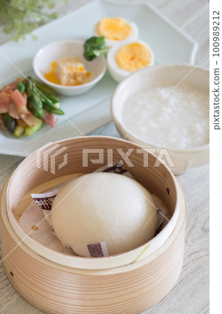 Manju and porridge breakfast Chinese cuisine 100989212