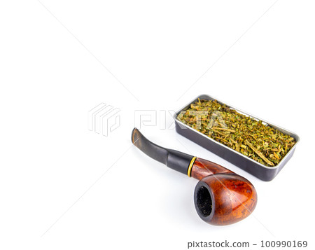 Tobacco pipe and snuff box on a white background. Tobacco pipe and snuff box on a white background. 100990169
