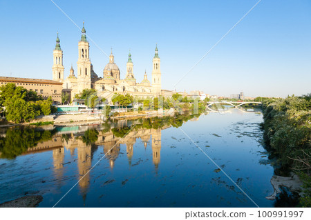 Saragossa city day view, Spain. Zaragoza cathedral. 100991997