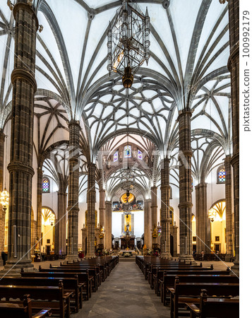 Interior of Cathedral of Santa Ana in Las Palmas, Canary Islands, Spain. 100992179