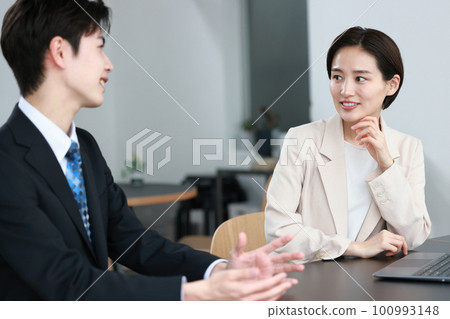 Coaching_女上司聽下屬1 Coaching_女上司聽下屬1 100993148