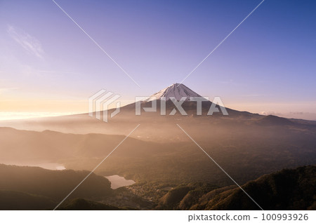 (山梨縣)大嶽山觀察/富士山被晨光染成的絕景 (山梨縣)大嶽山觀察/富士山被晨光染成的絕景 100993926