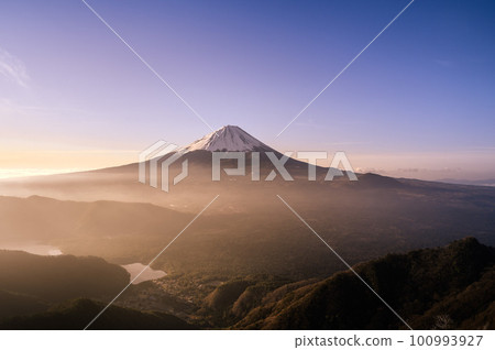 (山梨縣)大嶽山觀察/富士山被晨光染成的絕景 (山梨縣)大嶽山觀察/富士山被晨光染成的絕景 100993927
