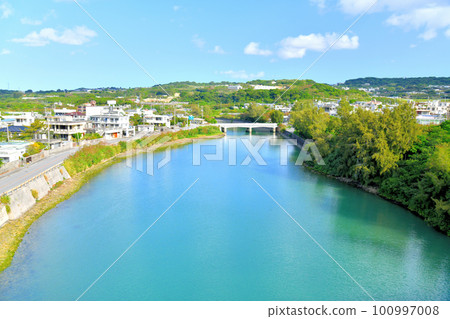 Ohigawa Bridge / Looking upstream from the Ohigawa River (Yaese Town, Okinawa Prefecture) [March 2023] 100997008