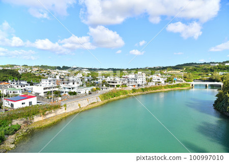 Ohigawa Bridge / Looking upstream from the Ohigawa River (Yaese Town, Okinawa Prefecture) [March 2023] 100997010
