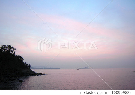 The dawn of the dawn 100999823