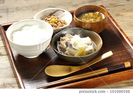Tofu, onion, green onion, beef, hot meat tofu set meal Tofu, onion, green onion, beef, hot meat tofu set meal 101000598