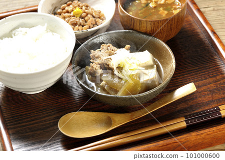 Tofu, onion, green onion, beef, hot meat tofu set meal Tofu, onion, green onion, beef, hot meat tofu set meal 101000600
