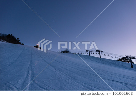 山形赤倉溫泉滑雪場夜間斜坡維護 山形赤倉溫泉滑雪場夜間斜坡維護 101001668