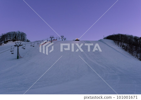 山形赤倉溫泉滑雪場夜間斜坡維護 山形赤倉溫泉滑雪場夜間斜坡維護 101001671