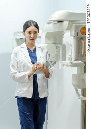 young woman doctor health hospital young woman doctor health hospital 101005819