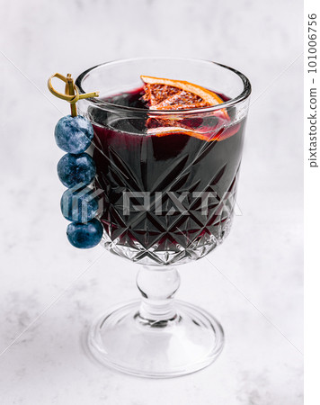Glass of hot mulled wine with spices Glass of hot mulled wine with spices 101006756