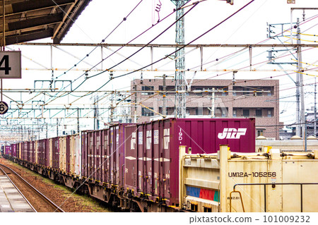 貨運列車牽引貨物 101009232