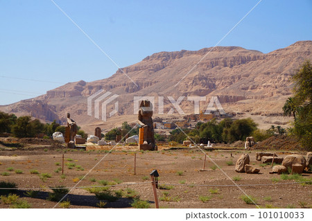 The Colossi of Memnon The Colossi of Memnon 101010033