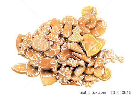 christmas gingerbread isolated 101010646