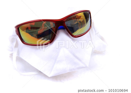 czech respirator against coronavirus 101010694