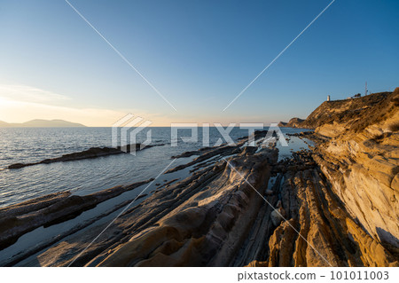 Stunning view of Porto Novo Beach in Zvernec, Vlore, Albania. 101011003