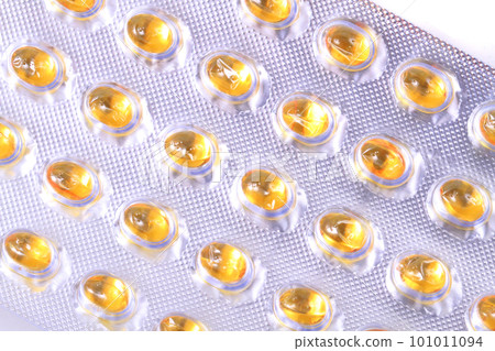 vitamin D pills 101011094