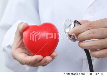 Angina is a common heart disease in adults. The main risk factors include increasing age. heavy smoking Hyperlipidemia, diabetes, high blood pressure Angina is a common heart disease in adults. The main risk factors include increasing age. heavy smoking Hyperlipidemia, diabetes, high blood pressure 101012100