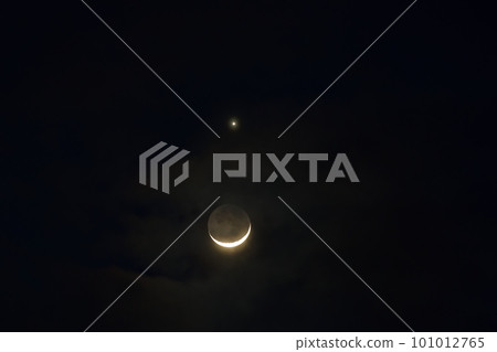 Hakushu-cho, Hokuto City, March 24, Venus approaching a thin moon with a moon age of 2.4 101012765