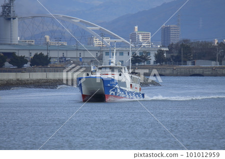 High-speed ship leaving port, High-speed ship leaving port, 101012959