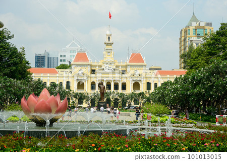 Very beautiful scenery of Vietnam Ho Chi Minh People's Committee Government Building 101013015