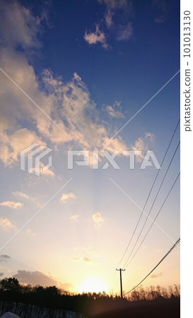 雲層之上的夕陽天空 雲層之上的夕陽天空 101013130