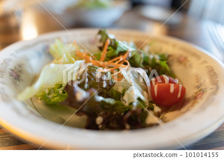Salad that comes with the set 101014155