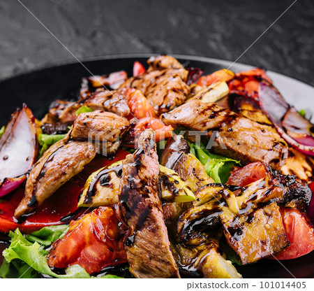 Vegetable and beef salad in a plate Vegetable and beef salad in a plate 101014405