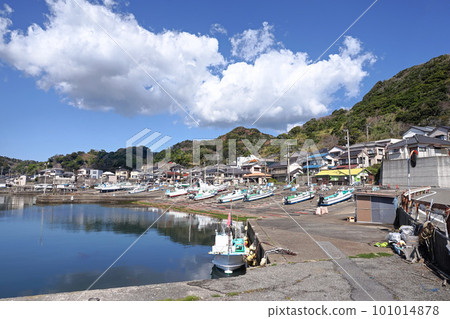 Wada fishing port and townscape of Wadaura [Minamiboso City, Chiba Prefecture] 101014878