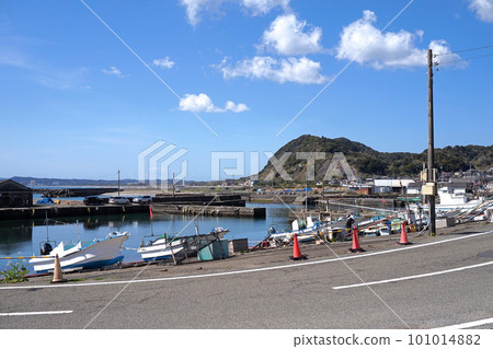 Wada fishing port with a whaling station [Minamiboso City, Chiba Prefecture] 101014882