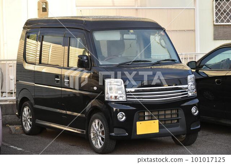 Suzuki Every Wagon 2nd generation DA64W 101017125