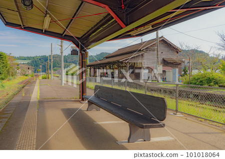 Scenery of Osumi-Yokogawa Station platform Scenery of Osumi-Yokogawa Station platform 101018064