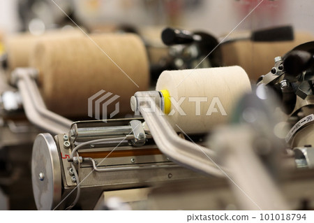 king spool sewing thread winding machine close up 101018794