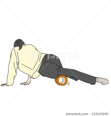 A woman relaxing her left thigh with a foam roller 101025690