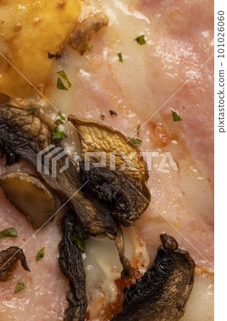 delicious homemade fast food pizza with mushrooms delicious homemade fast food pizza with mushrooms 101026060