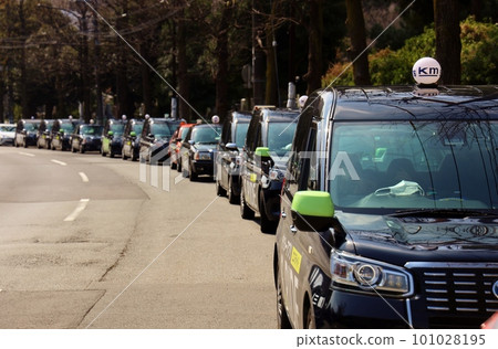 Taxi Parallel Parking under Aoyama Cemetery Taxi Parallel Parking under Aoyama Cemetery 101028195