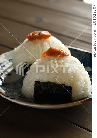 Plum rice ball Plum rice ball 101028207