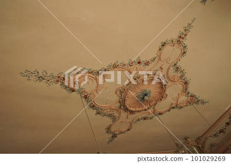 拉脫維亞 Rundale 宮吊燈掛飾 101029269