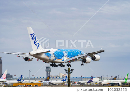Airport in spring Rear view of an airplane landing Narita city, Chiba prefecture Airport in spring Rear view of an airplane landing Narita city, Chiba prefecture 101032253