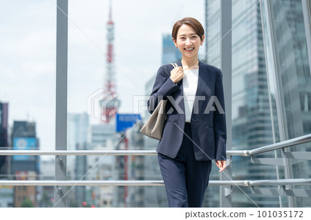 business woman city business woman city 101035172