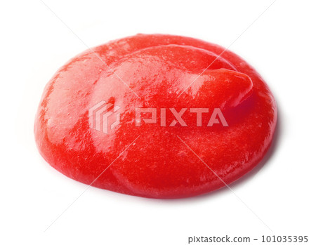 tomato puree on white background 101035395
