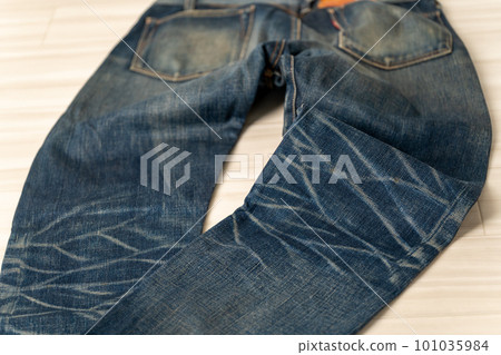 LEVI'S S501XX VINTAGE 1944 reprint knee back beehive 101035984