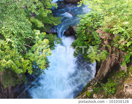 Flowing water of Rairaikyo Gorge (Akiu, Taihaku Ward, Sendai City, Miyagi Prefecture) 101038126