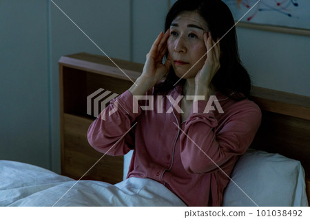 有頭疼的資深婦女 101038492